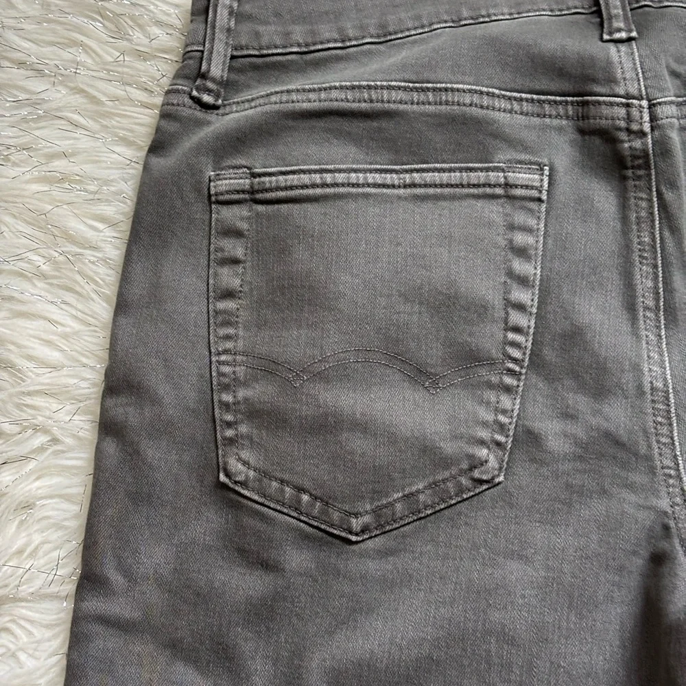 American Eagle Men’s AirFlex Athletic Fit Low waisted Gray Jeans Size 30x30